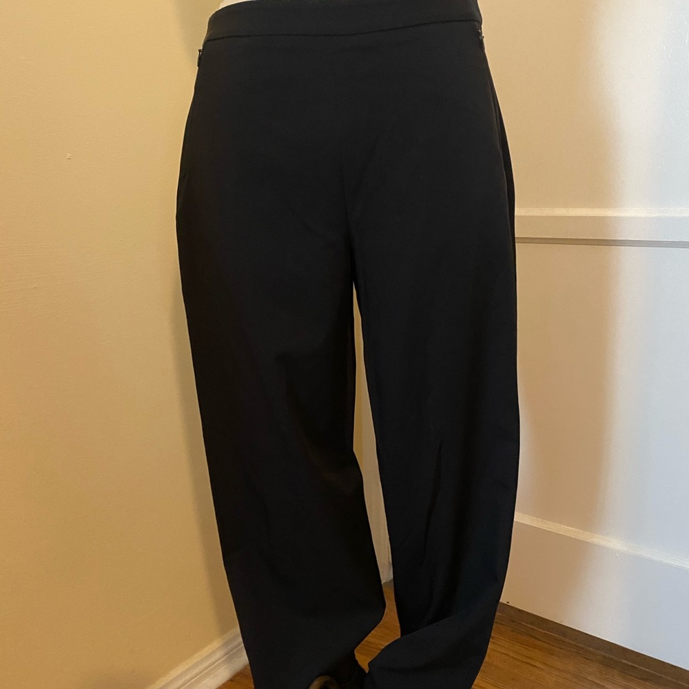 Ann Taylor cropped black stretch slacks